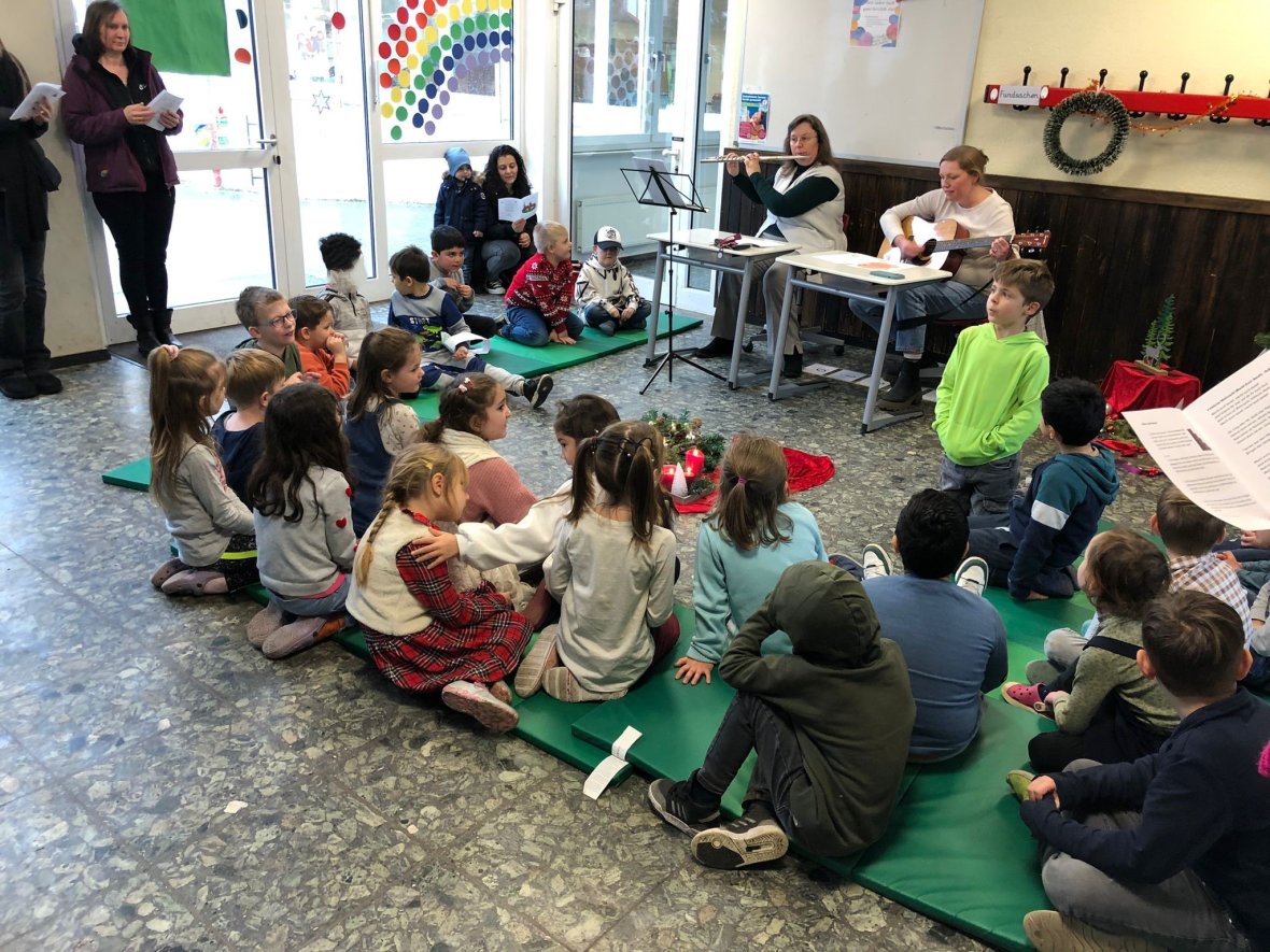 Los niños cantan villancicos - Link öffnet seitenüberlagerndes Dialog-Fenster