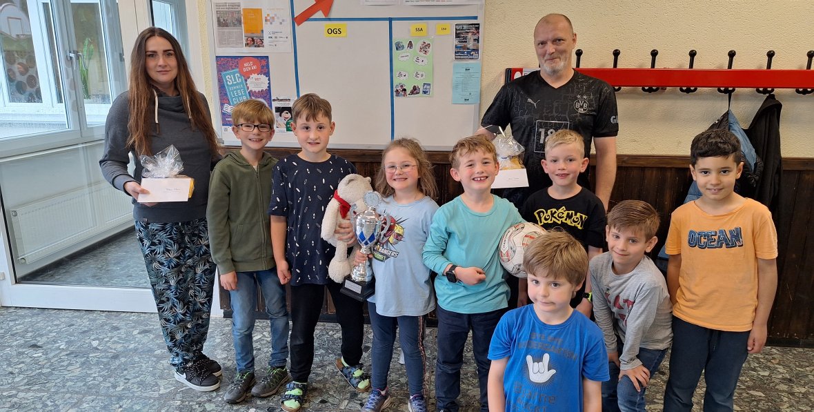 Los niños dan las gracias al equipo de entrenadores - Link öffnet seitenüberlagerndes Dialog-Fenster