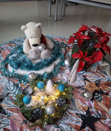 Ours polaire Lars en décoration de Noël