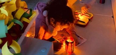 Il bambino dipinge il quadro dell'Avvento